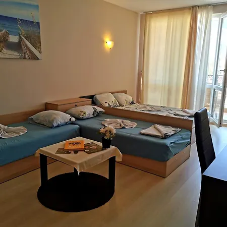 студио черноморски залив атия